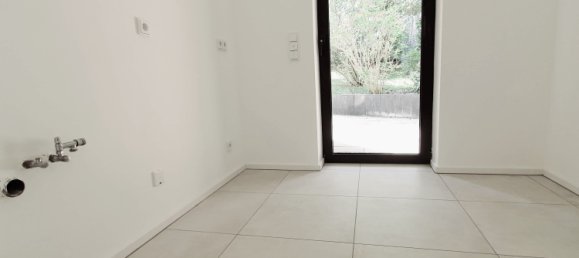 2غرفة شقة في Dusseldorf, Germany رقم 24898 2