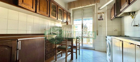 2 Schlafzimmer Wohnung in Genoa, Italy, Nr. 302037 3