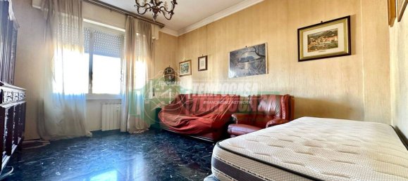 2 Schlafzimmer Wohnung in Genoa, Italy, Nr. 302037 9