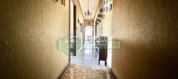 2 Schlafzimmer Wohnung in Genoa, Italy, Nr. 302037 4