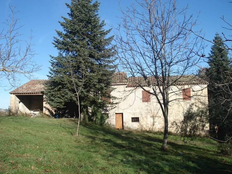 10 rooms House in Fossombrone, Italy No. 172357