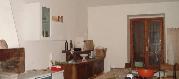 10 rooms House in Fossombrone, Italy No. 172357 5