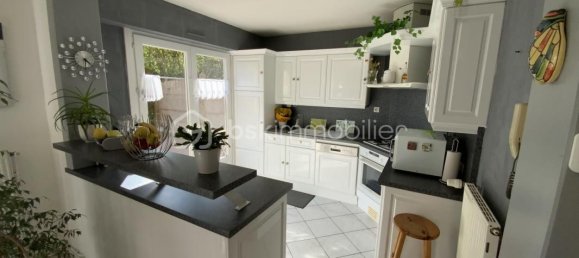 3 bedrooms House in La Bassee, France No. 363024 4