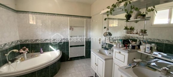 3 bedrooms House in La Bassee, France No. 363024 6