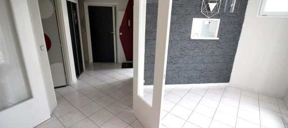 4 bedrooms Duplex in Pontault-Combault, France No. 188322 3