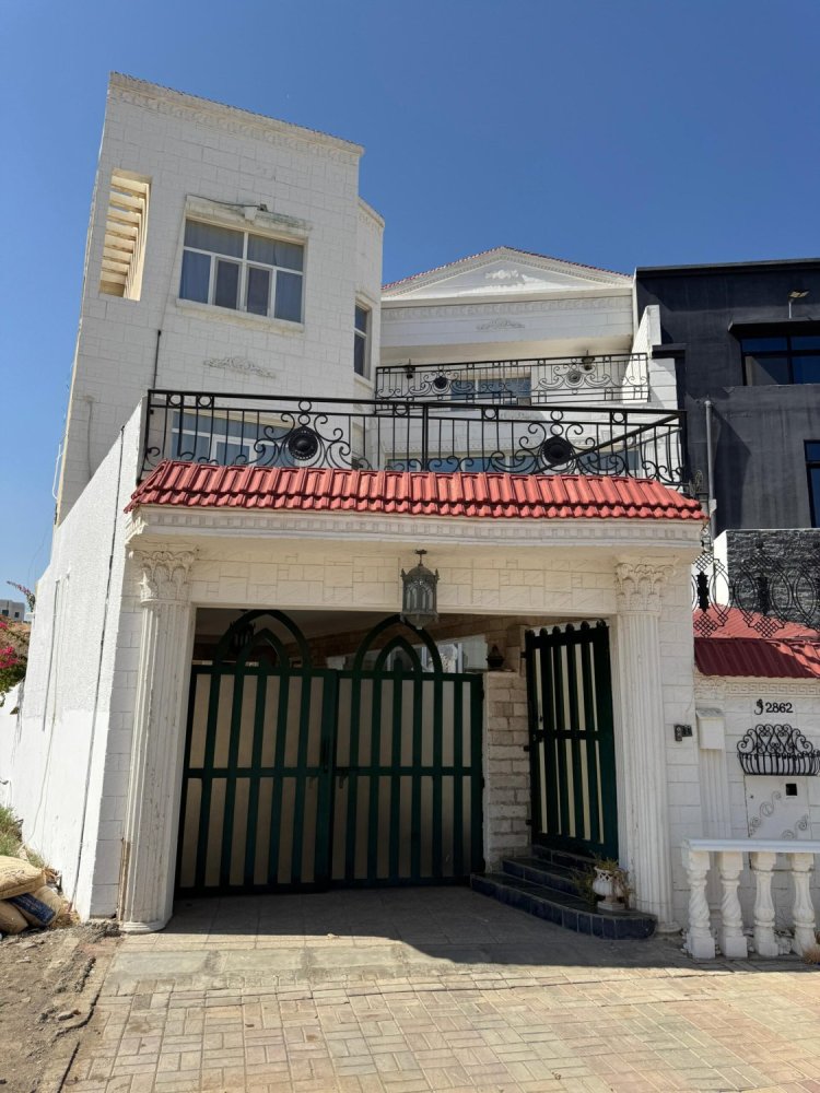 9 bedrooms Villa in Bawshar, Oman No. 1558