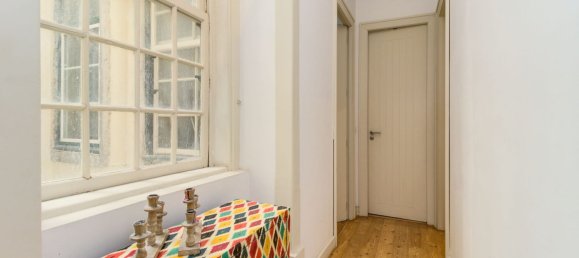 3 bedrooms Apartment in Lisbon, Portugal No. 11070 11