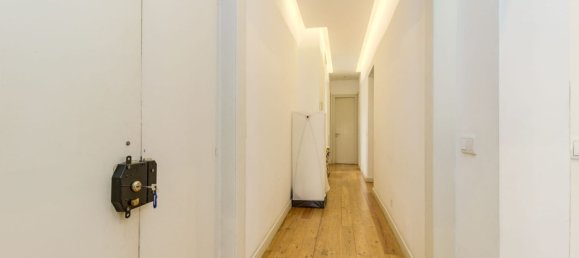 3 bedrooms Apartment in Lisbon, Portugal No. 11070 6