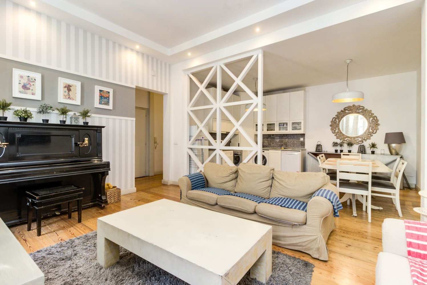 3 bedrooms Apartment in Lisbon, Portugal No. 11070