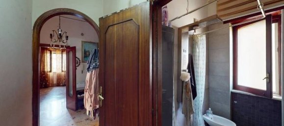 4 rooms Apartment in San Giorgio a Cremano, Italy No. 17742 12