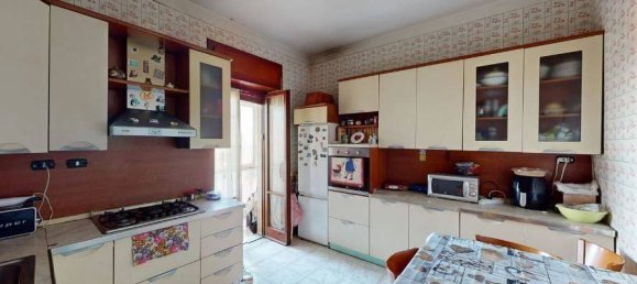 4 rooms Apartment in San Giorgio a Cremano, Italy No. 17742 3