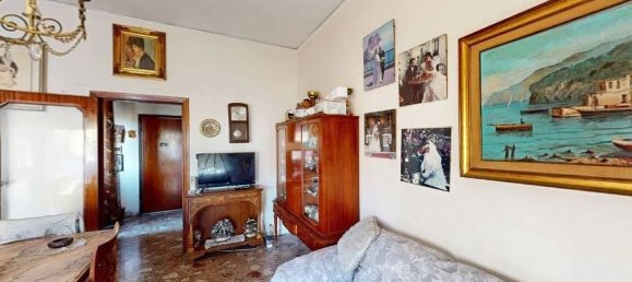 4 rooms Apartment in San Giorgio a Cremano, Italy No. 17742 20