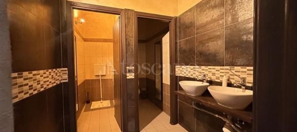 358m² Commercial property in Turin, Italy No. 378370 8