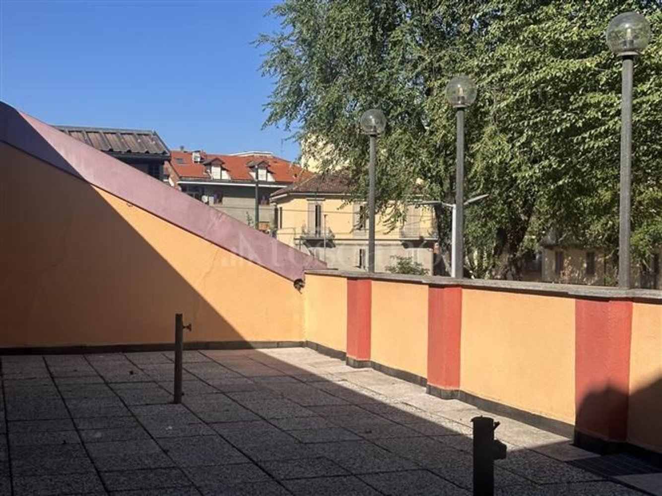 358m² Commercial property in Turin, Italy No. 378370