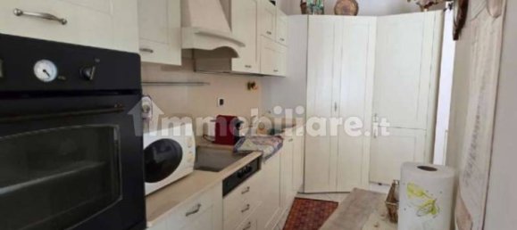 Apartamento de 3 dormitorios en Bisceglie, Italy No. 287203 10