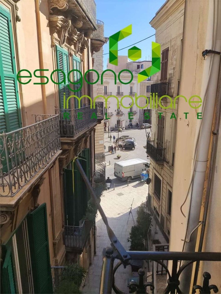 Apartamento de 3 habitaciónes en Syracuse, Italy No. 250237