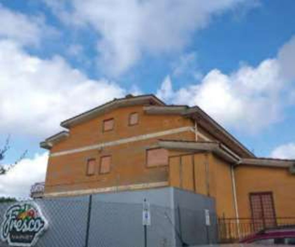 134m² Office in Genzano di Roma, Italy No. 324062
