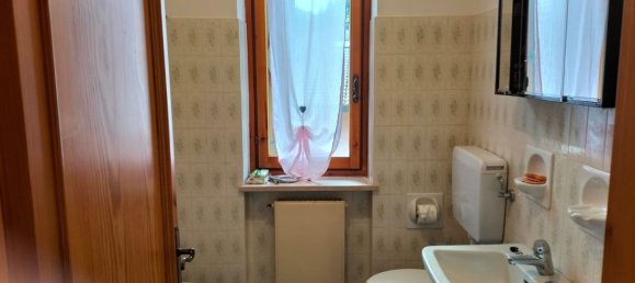 3-salle Appartement à Algua, Italy No. 285183 9