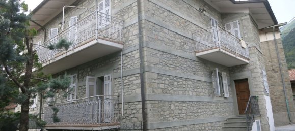 8 rooms House in Comano, Italy No. 92938 2