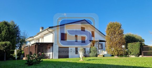 9-salle Villa à Legnaro, Italy No. 12856 2