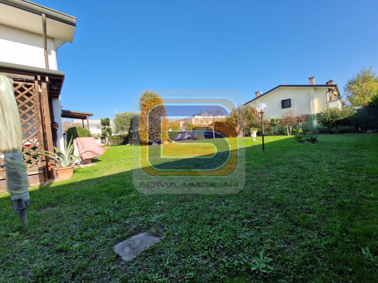 9-salle Villa à Legnaro, Italy No. 12856