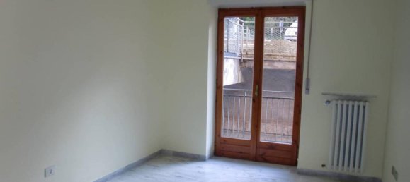 3 rooms Apartment in Potenza, Italy No. 156975 3