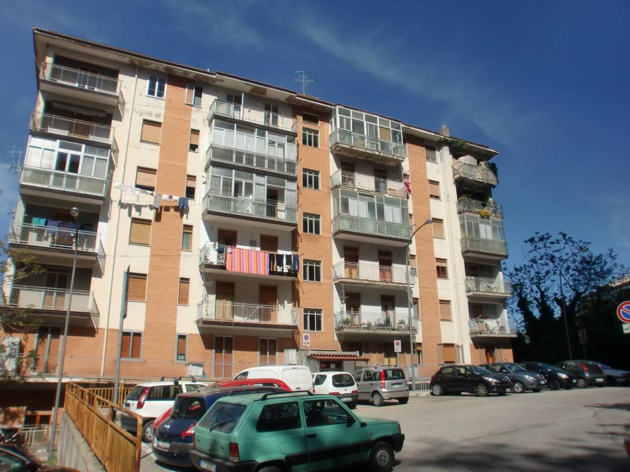 3 rooms Apartment in Potenza, Italy No. 156975