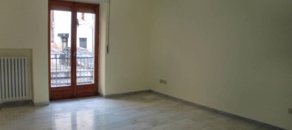 3 rooms Apartment in Potenza, Italy No. 156975 6