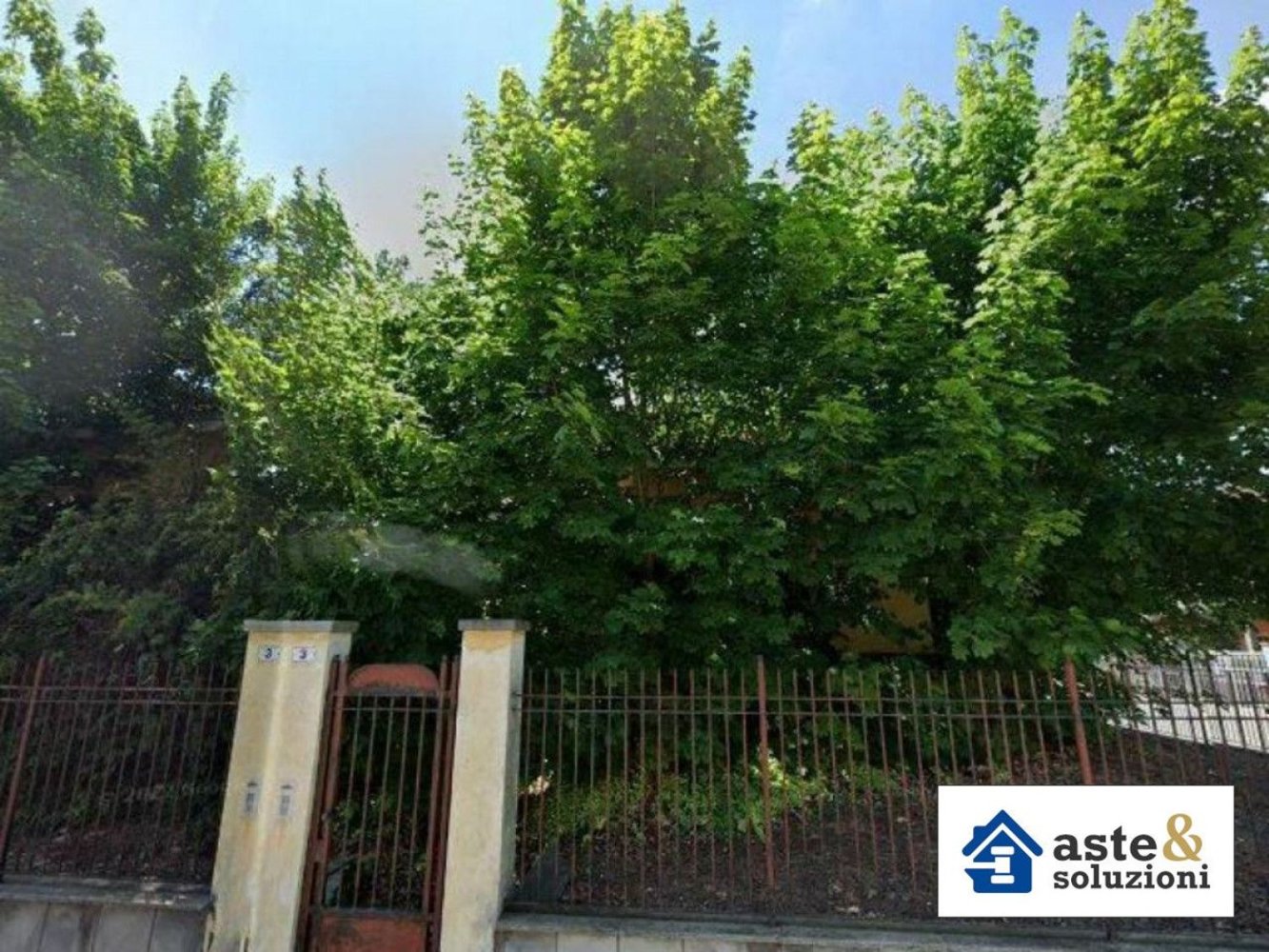 5 bedrooms House in Brandizzo, Italy No. 395242