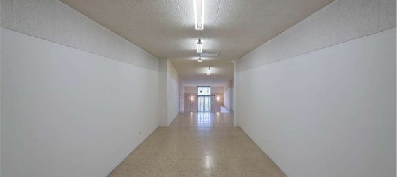 200m² Commercial property in Novara, Italy No. 215652 18