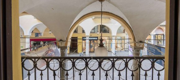 200m² Commercial property in Novara, Italy No. 215652 14