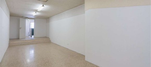 200m² Commercial property in Novara, Italy No. 215652 25