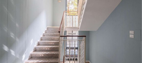 200m² Commercial property in Novara, Italy No. 215652 7