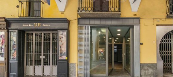 200m² Commercial property in Novara, Italy No. 215652 22