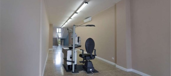 200m² Commercial property in Novara, Italy No. 215652 20