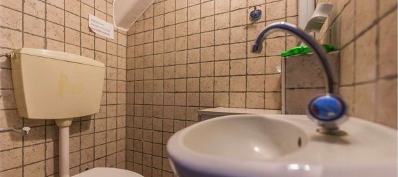 200m² Commercial property in Novara, Italy No. 215652 24