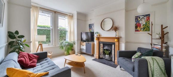 3 bedrooms House in London, United Kingdom No. 7662 4