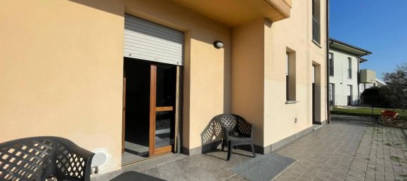 2-salle Appartement à Montanaso Lombardo, Italy No. 30878 3