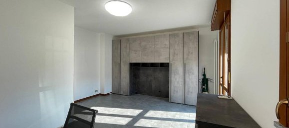 2-salle Appartement à Montanaso Lombardo, Italy No. 30878 14