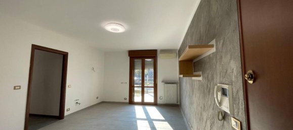 2-salle Appartement à Montanaso Lombardo, Italy No. 30878 7