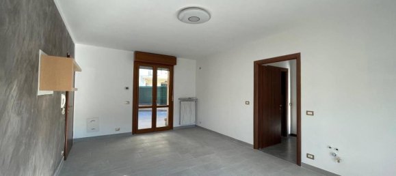2-salle Appartement à Montanaso Lombardo, Italy No. 30878 8