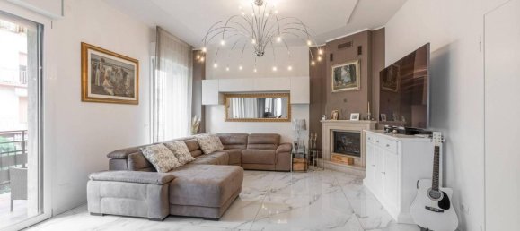 4 rooms Apartment in Verona, Italy No. 36042 2