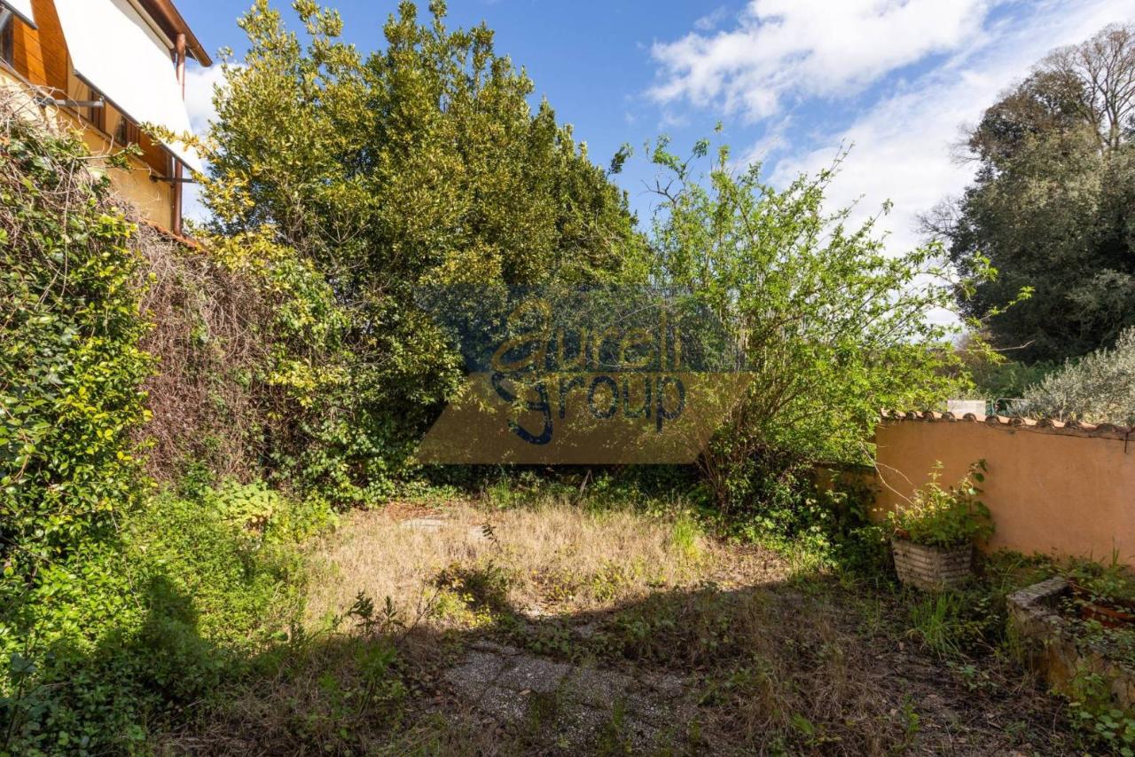 Квартира с 4 комнатами в Рим, Италия № 40471