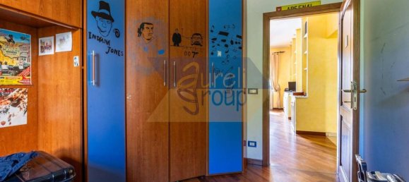 Квартира с 4 комнатами в Рим, Италия № 40471 29