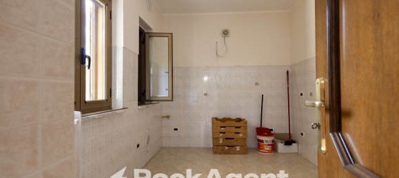 Villa de 6 divisões em Catanzaro, Italy N.º 224103 8