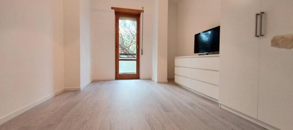 3 rooms Apartment in Rome, Italy No. 44737 15