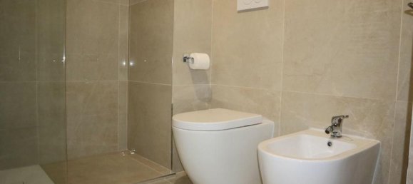 3 rooms Apartment in Rome, Italy No. 44737 12