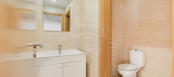 129m² Commercial property in Odivelas, Portugal No. 235647 12