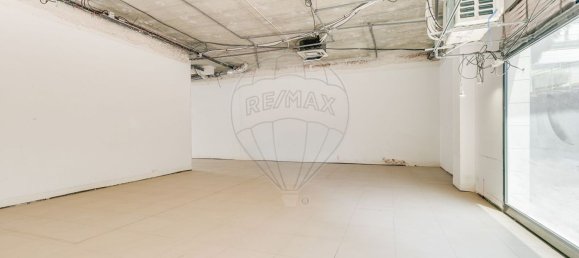 129m² Commercial property in Odivelas, Portugal No. 235647 11