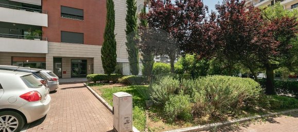 129m² Commercial property in Odivelas, Portugal No. 235647 4